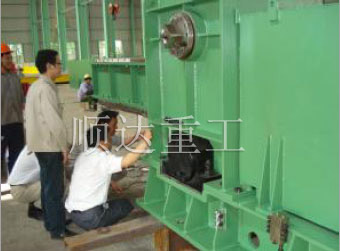 入爐、出(chū)爐、長坯(pī)、短坯推(tuī)鋼機