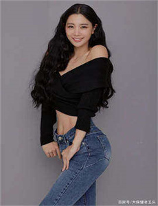 美女美臀诱惑-原来爱上他